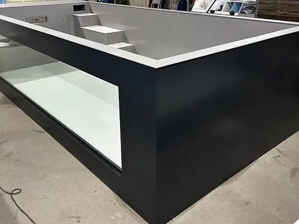 Piscina de rolipropileno de 6,5 m x 2,5 m con ventana de 4 m